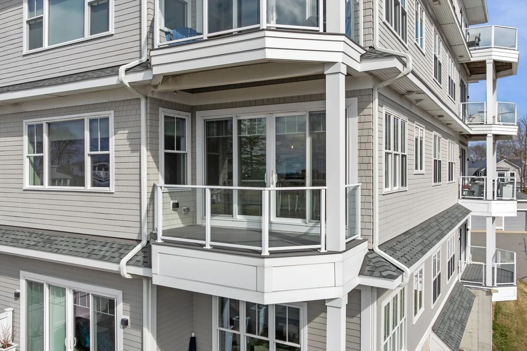 2 bed, 2 bath apartment for rent at 71 Greenwood Ave Unit 202, Swampscott — photo 3 of 39