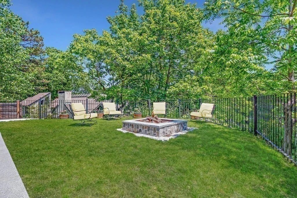 4 bed, 4+ bath apartment for rent at 71 Grove St, Chestnut Hill — photo 17 of 20