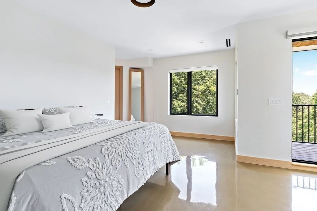 4 bed, 4+ bath apartment for rent at 71 Grove St, Chestnut Hill — photo 11 of 20