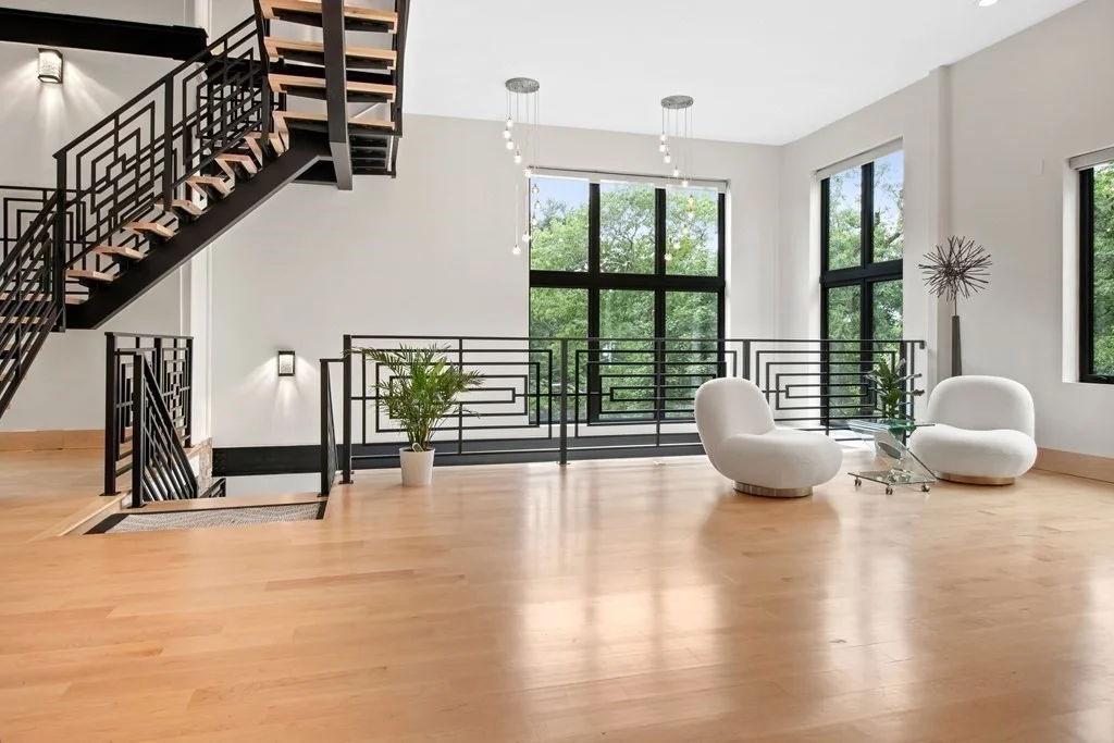 4 bed, 4+ bath apartment for rent at 71 Grove St, Chestnut Hill — photo 9 of 20