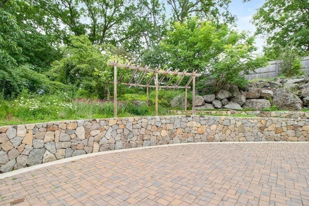 4 bed, 4+ bath apartment for rent at 71 Grove St, Chestnut Hill — photo 18 of 20