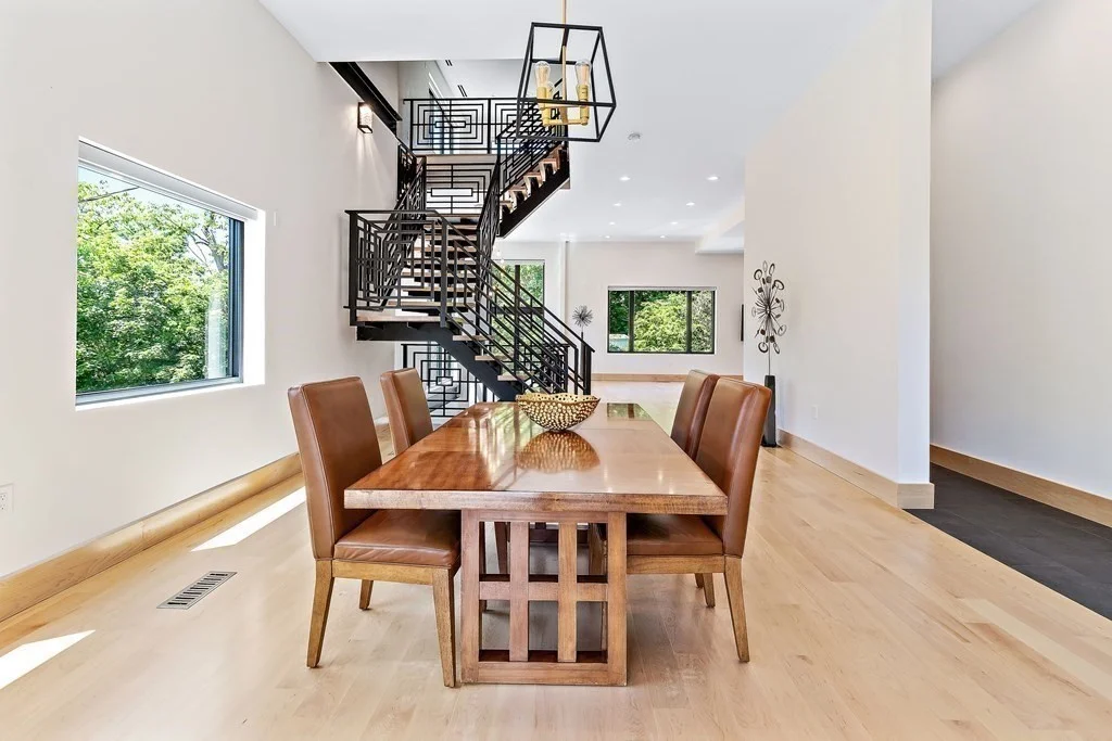 4 bed, 4+ bath apartment for rent at 71 Grove St, Chestnut Hill — photo 3 of 20