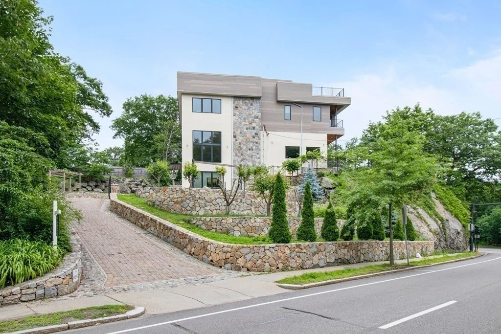 4 bed, 4+ bath apartment for rent at 71 Grove St, Chestnut Hill — photo 20 of 20