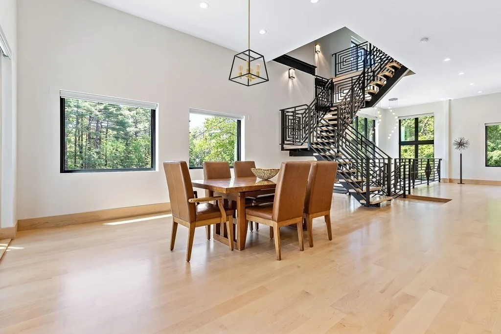 4 bed, 4+ bath apartment for rent at 71 Grove St Unit 1, Chestnut Hill
