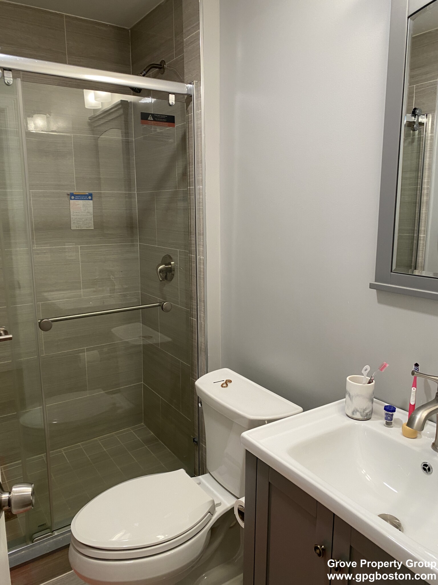 5 bed, 2 bath apartment for rent at 71 Hillside St Unit 1, Mission Hill — photo 3 of 12