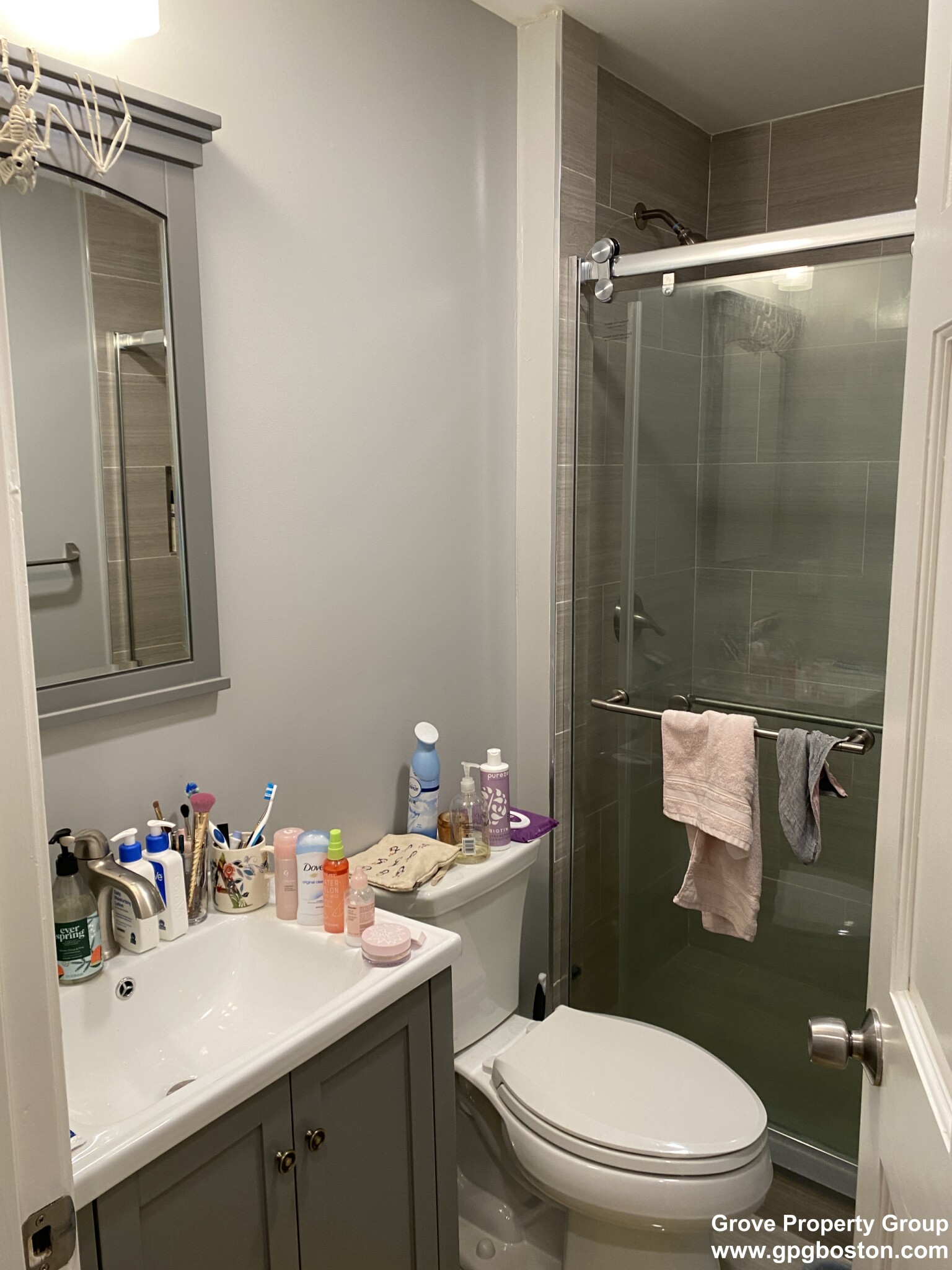 5 bed, 2 bath apartment for rent at 71 Hillside St Unit 1, Mission Hill — photo 5 of 12