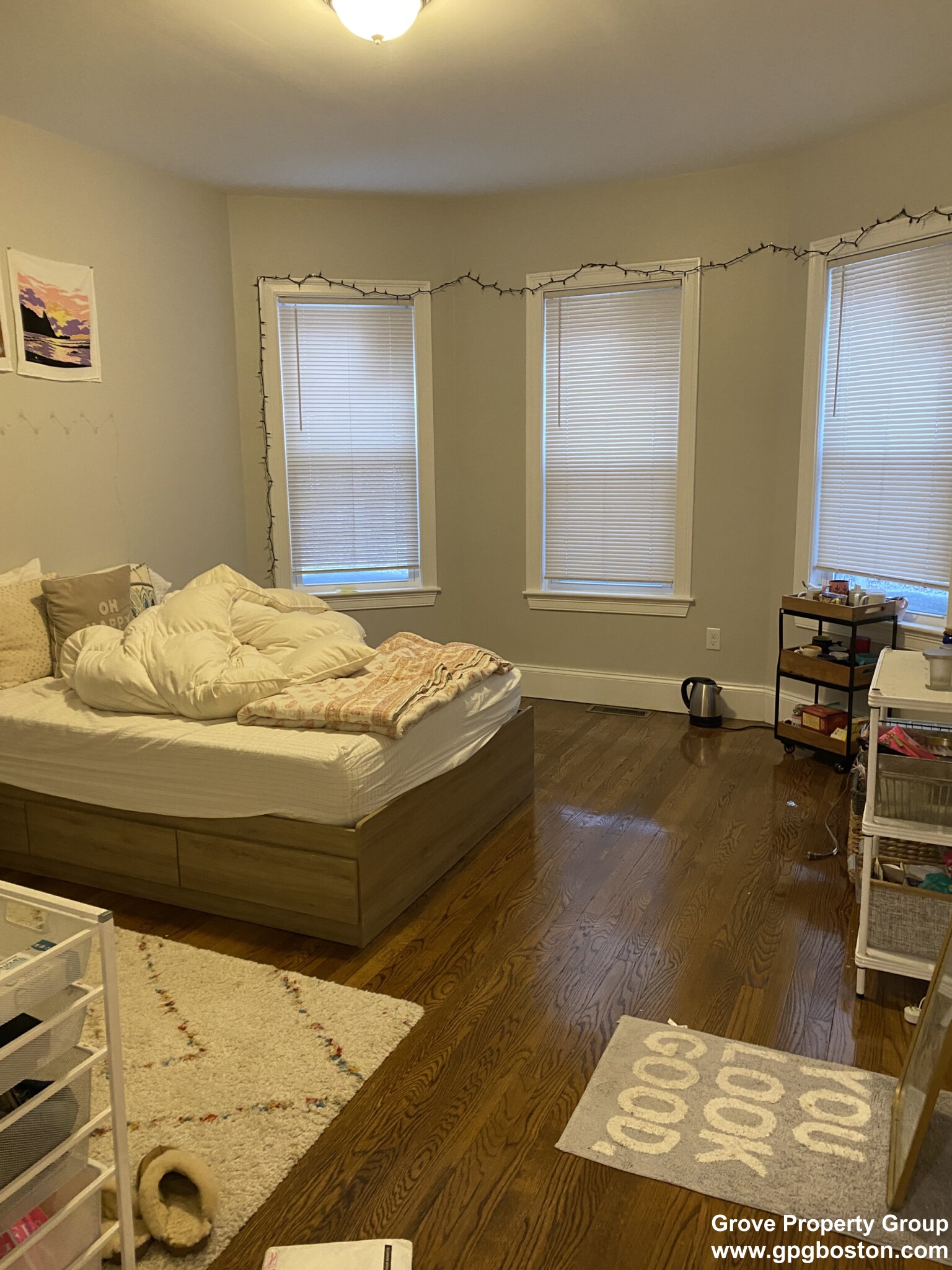 5 bed, 2 bath apartment for rent at 71 Hillside St Unit 1, Mission Hill — photo 4 of 12