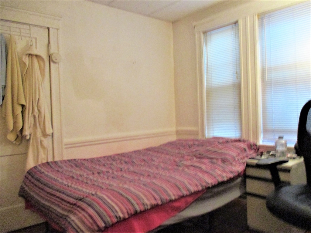 2 bed, 1 bath apartment for rent at 71 Hooker St Unit 1, Allston — photo 4 of 11