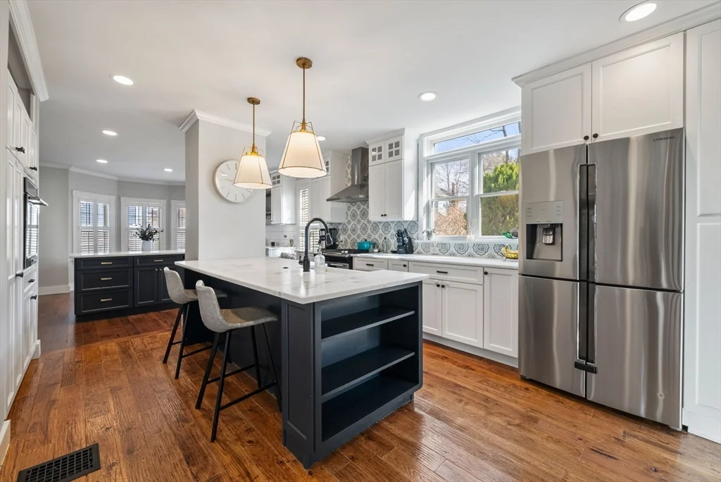 3 bed, 2 bath apartment for rent at 71 King St Unit 71, Swampscott — photo 5 of 20