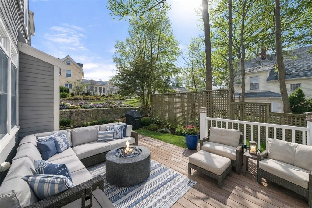3 bed, 2 bath apartment for rent at 71 King St Unit 71, Swampscott — photo 19 of 20