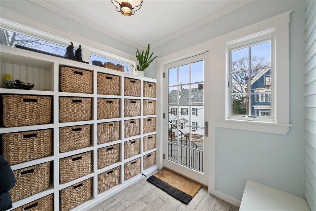 3 bed, 2 bath apartment for rent at 71 King St Unit 71, Swampscott — photo 11 of 20