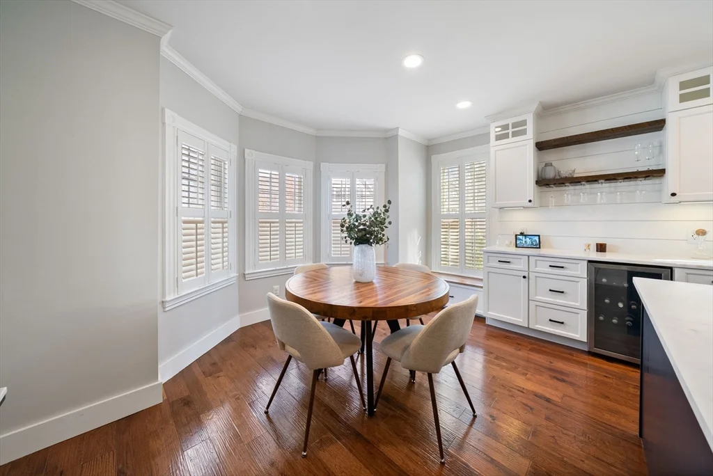 3 bed, 2 bath apartment for rent at 71 King St Unit 71, Swampscott — photo 10 of 20