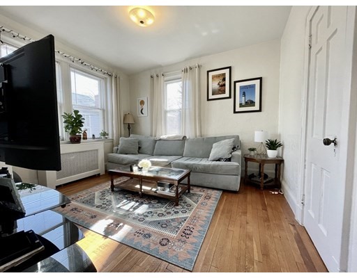 1 bed, 1 bath apartment for rent at 71 Martin St Unit 2, Neighborhood Nine