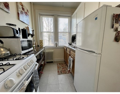 1 bed, 1 bath apartment for rent at 71 Martin St Unit 2, Neighborhood Nine — photo 5 of 12