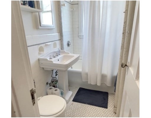 1 bed, 1 bath apartment for rent at 71 Martin St Unit 2, Neighborhood Nine — photo 11 of 12