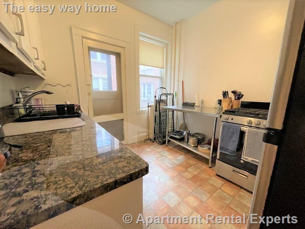 1 bed, 1 bath apartment for rent at 71 Martin St Unit 3, Harvard Square — photo 4 of 18