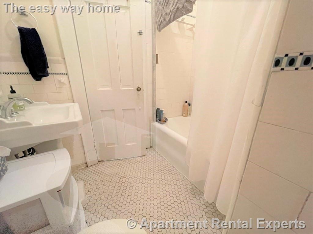 1 bed, 1 bath apartment for rent at 71 Martin St Unit 3, Harvard Square — photo 13 of 18