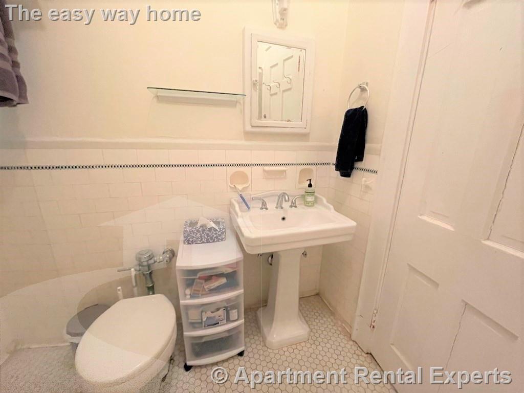 1 bed, 1 bath apartment for rent at 71 Martin St Unit 3, Harvard Square — photo 12 of 18