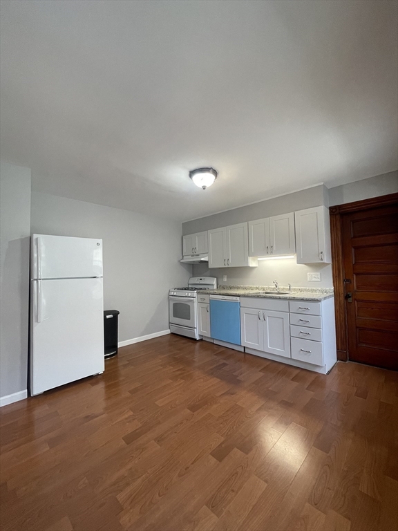 3 bed, 1 bath apartment for rent at 71 Mayfield Unit 2, Dorchester — photo 17 of 33