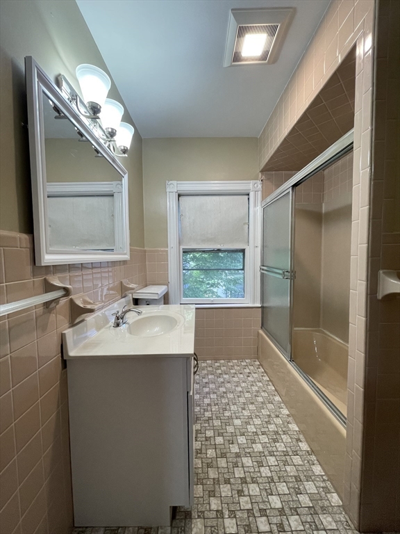 3 bed, 1 bath apartment for rent at 71 Mayfield Unit 2, Dorchester — photo 24 of 33