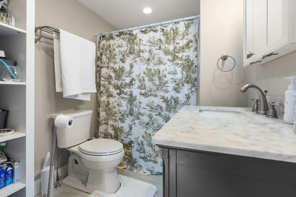 2 bed, 1 bath apartment for rent at 71 North St Unit 71, Hingham — photo 10 of 14