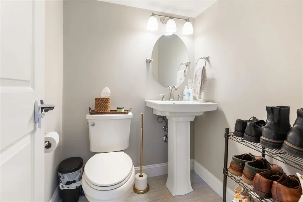 2 bed, 1 bath apartment for rent at 71 North St Unit 71, Hingham — photo 13 of 14