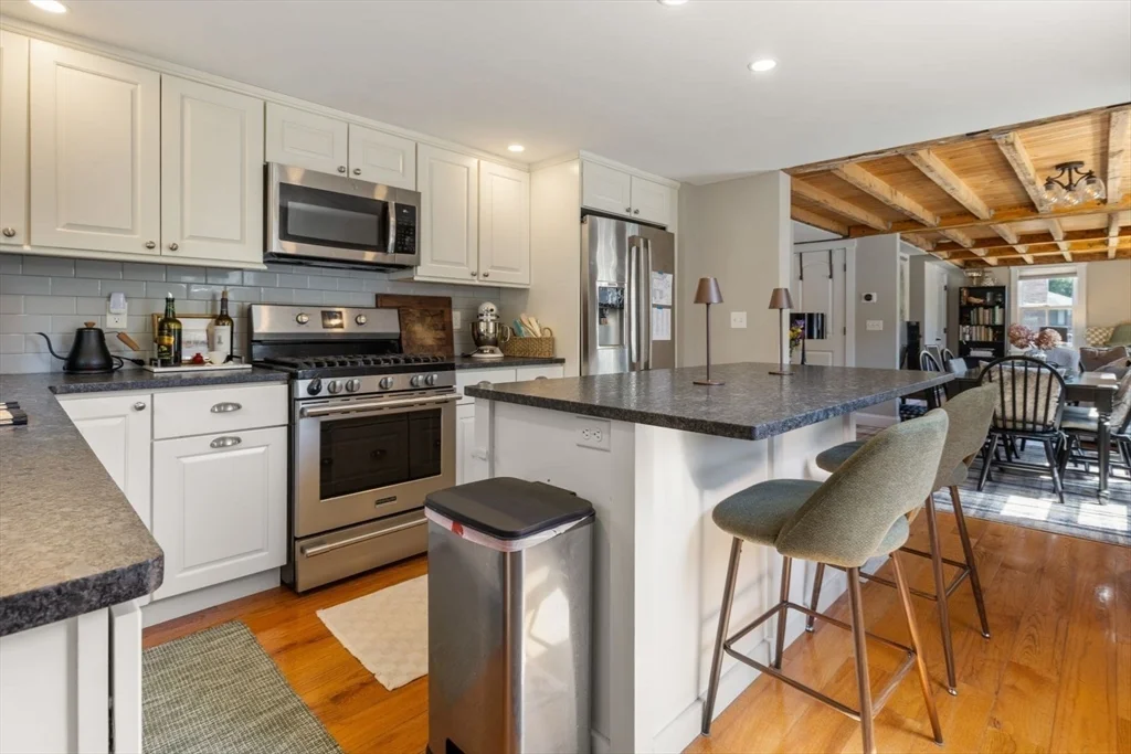2 bed, 1 bath apartment for rent at 71 North St Unit 71, Hingham — photo 5 of 14
