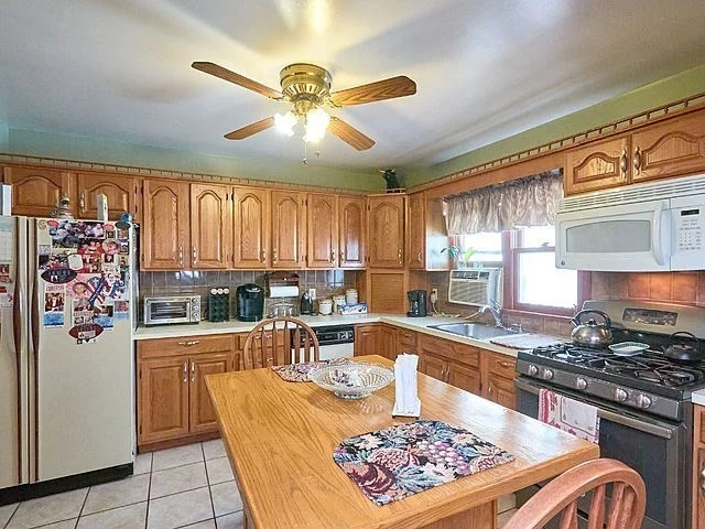 4 bed, 1 bath apartment for rent at 71 Oak St, Union Square — photo 7 of 18