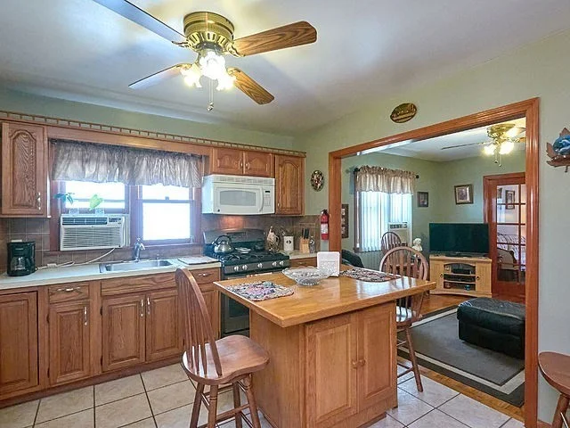 4 bed, 1 bath apartment for rent at 71 Oak St, Union Square — photo 5 of 18