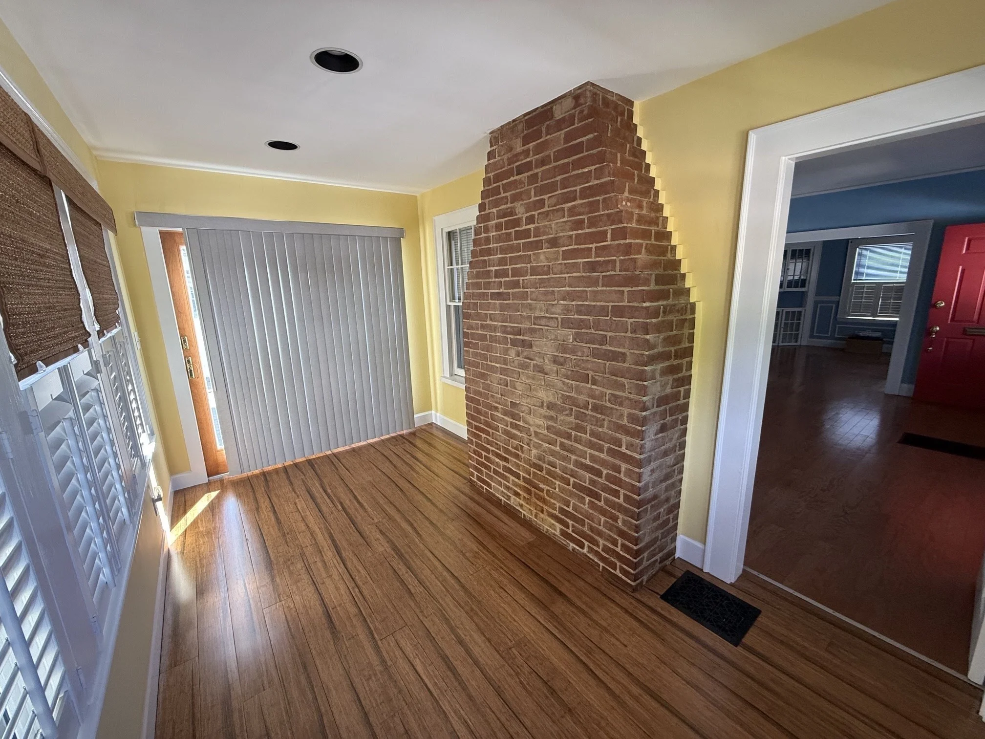 3 bed, 1 bath apartment for rent at 71 Ocean St, Quincy — photo 5 of 17