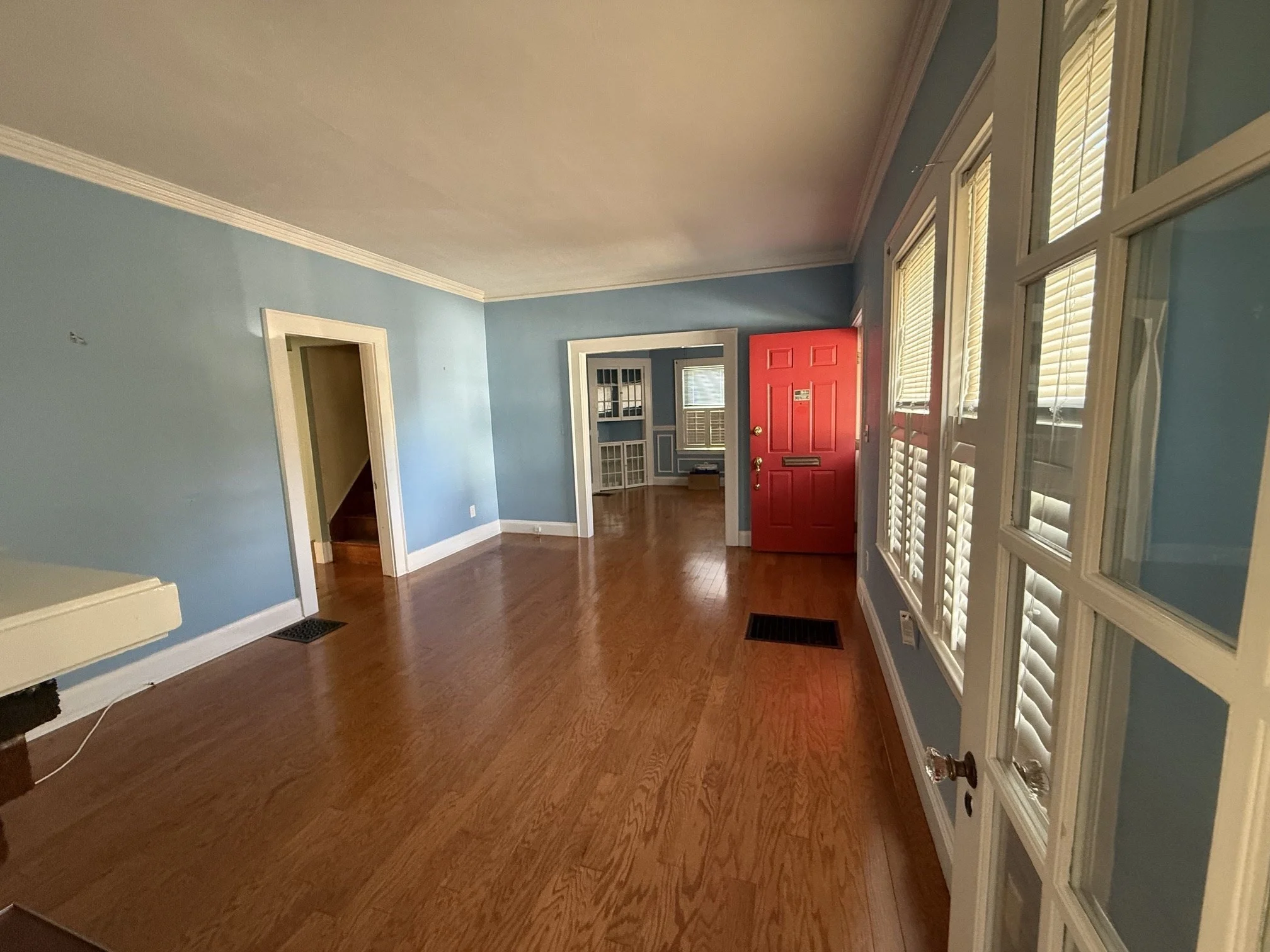 3 bed, 1 bath apartment for rent at 71 Ocean St, Quincy — photo 4 of 17