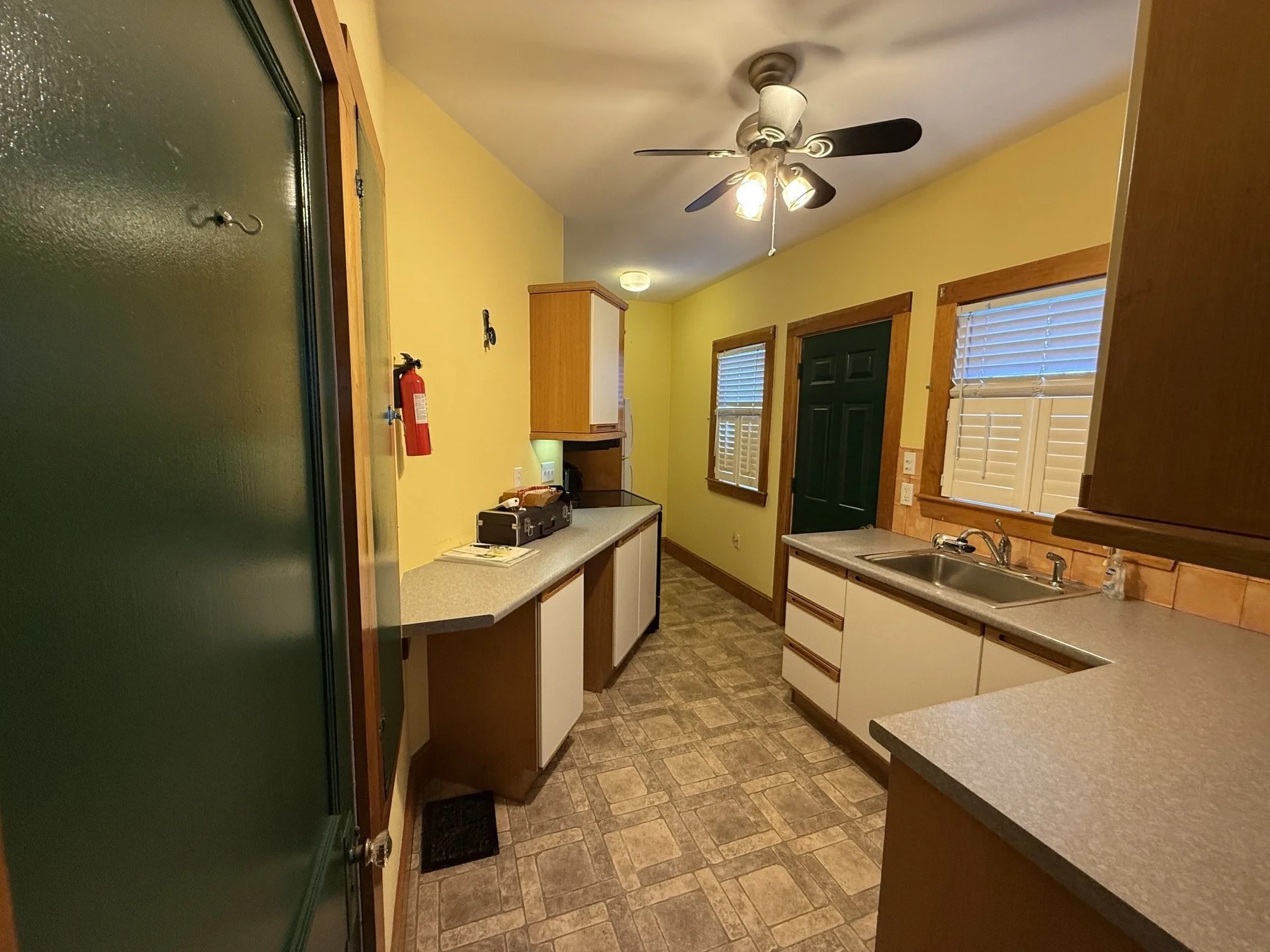 3 bed, 1 bath apartment for rent at 71 Ocean St, Quincy — photo 7 of 17
