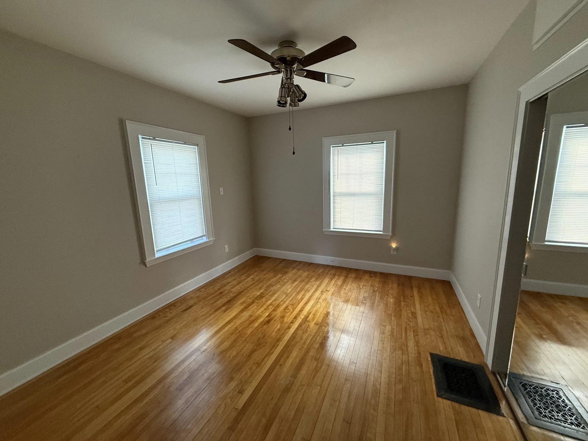 3 bed, 1 bath apartment for rent at 71 Ocean St, Quincy — photo 9 of 17