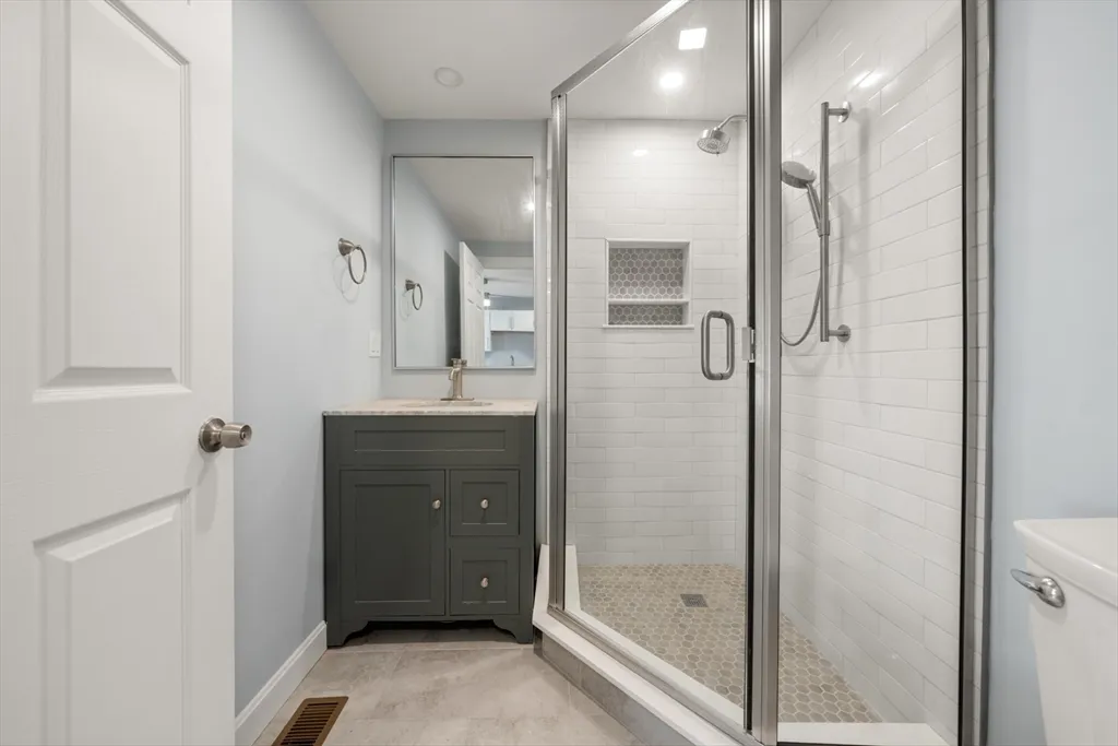 3 bed, 2 bath apartment for rent at 71 Old Harbor St Unit 1, South Boston — photo 11 of 23