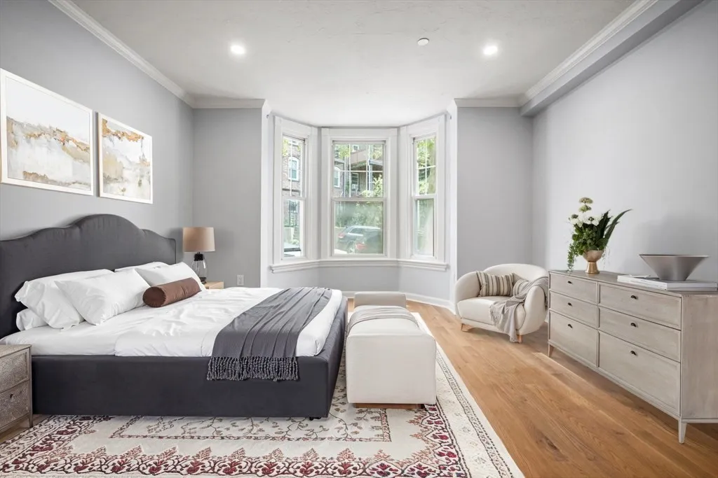 3 bed, 2 bath apartment for rent at 71 Old Harbor St Unit 1, South Boston — photo 5 of 23