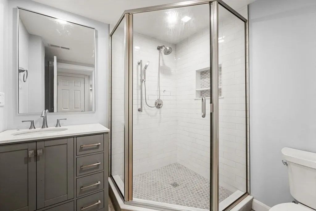 3 bed, 2 bath apartment for rent at 71 Old Harbor St Unit 1, South Boston — photo 17 of 23