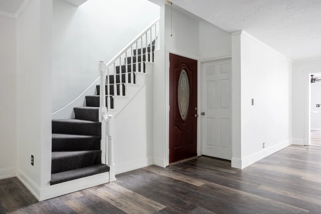 4 bed, 1 bath apartment for rent at 71 Old Harbor St Unit 2, South Boston — photo 9 of 20