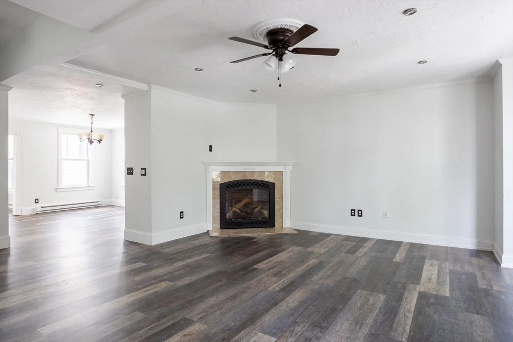 4 bed, 1 bath apartment for rent at 71 Old Harbor St Unit 2, South Boston — photo 3 of 20