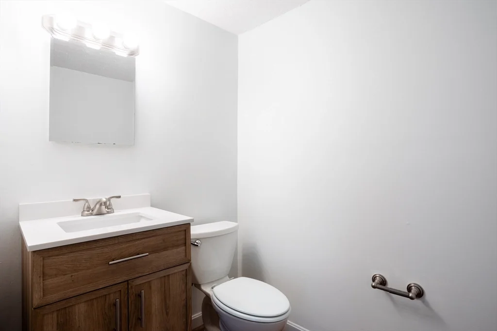 4 bed, 1 bath apartment for rent at 71 Old Harbor St Unit 2, South Boston — photo 17 of 20