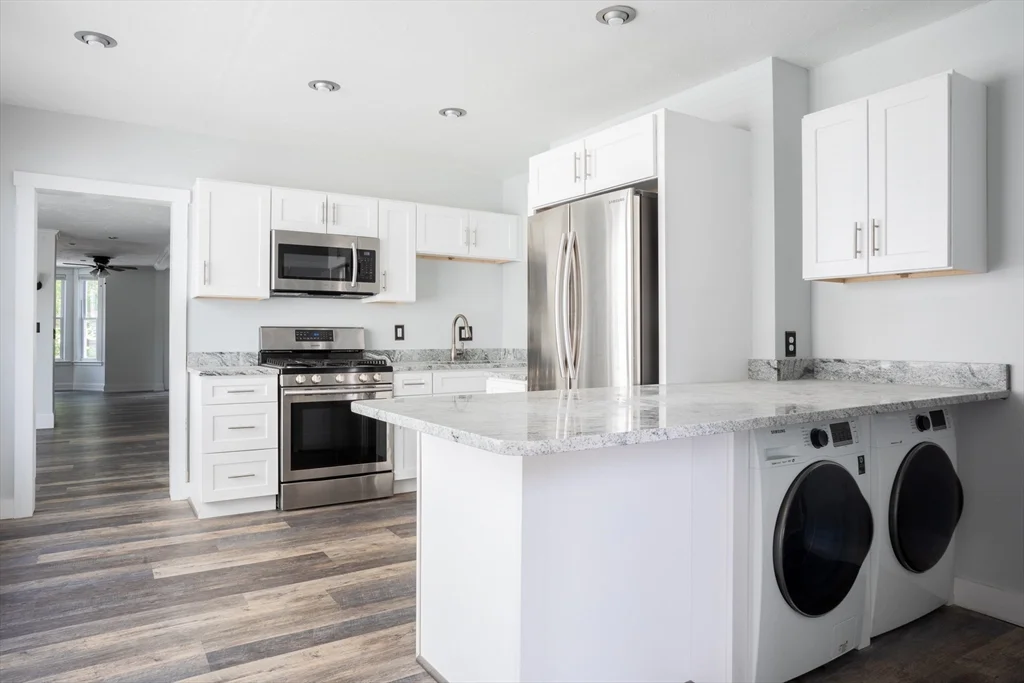 4 bed, 1 bath apartment for rent at 71 Old Harbor St Unit 2, South Boston — photo 6 of 20