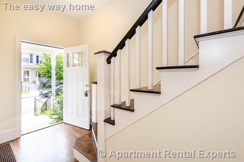 4 bed, 2 bath apartment for rent at 71 Orchard St, Malden — photo 3 of 21
