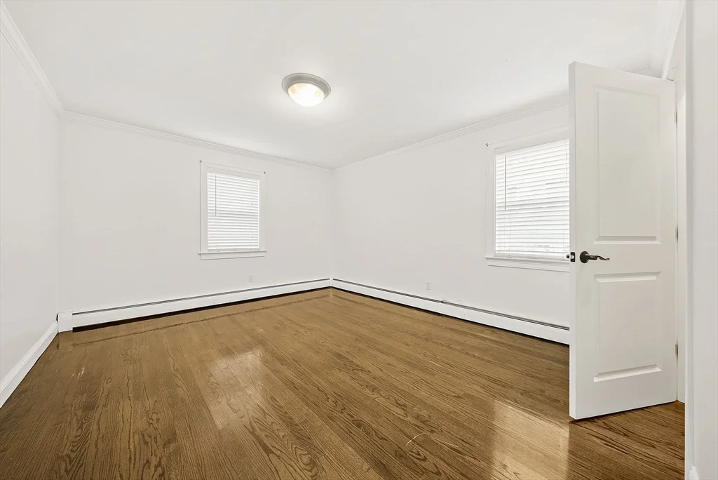 2 bed, 1 bath apartment for rent at 71 Oxford Ave Unit 3, Strawberry Hill — photo 9 of 16