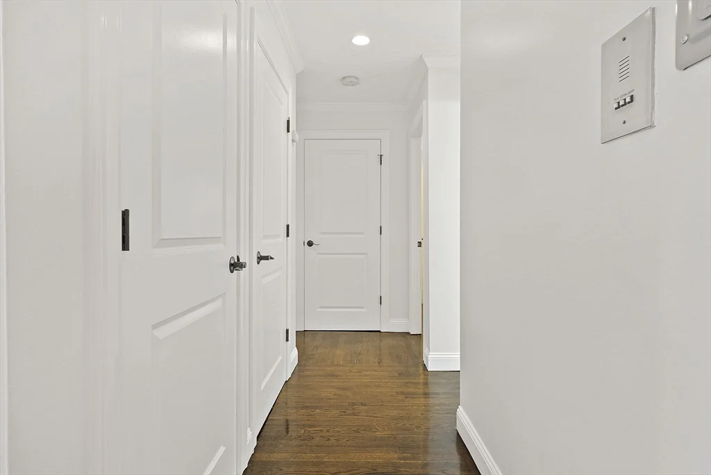 2 bed, 1 bath apartment for rent at 71 Oxford Ave Unit 3, Strawberry Hill — photo 8 of 16