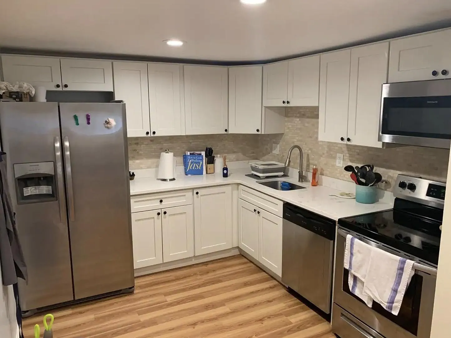 2 bed, 1 bath apartment for rent at 71 Oxford Ave Unit B, Strawberry Hill