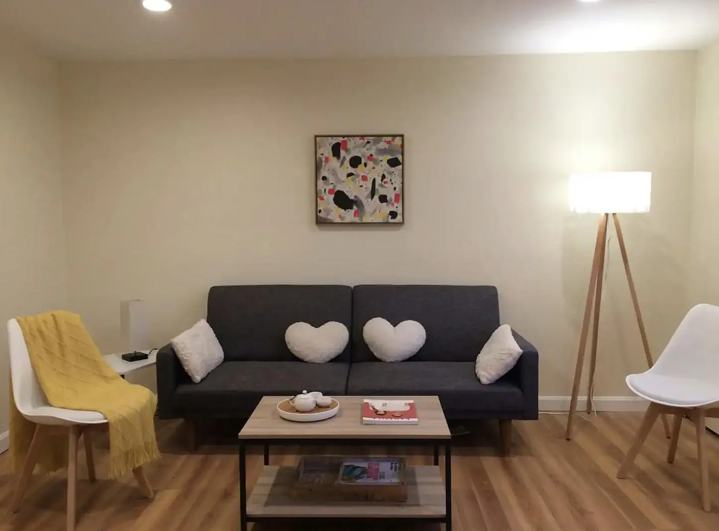 2 bed, 1 bath apartment for rent at 71 Oxford Ave Unit B, Strawberry Hill — photo 3 of 12