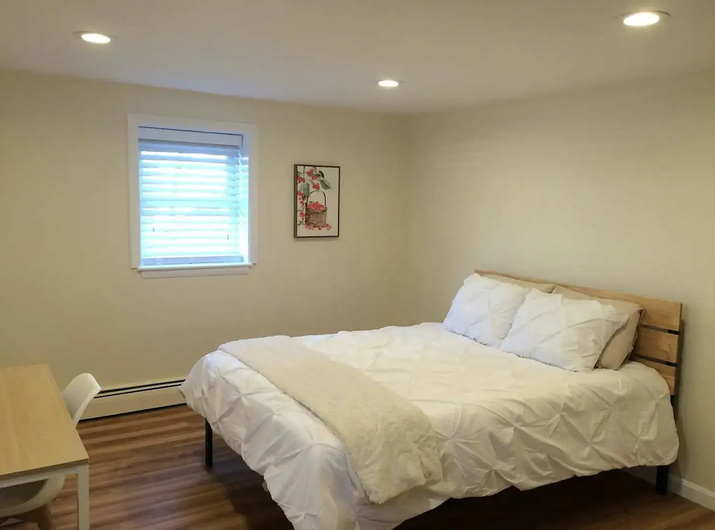 2 bed, 1 bath apartment for rent at 71 Oxford Ave Unit B, Strawberry Hill — photo 8 of 12