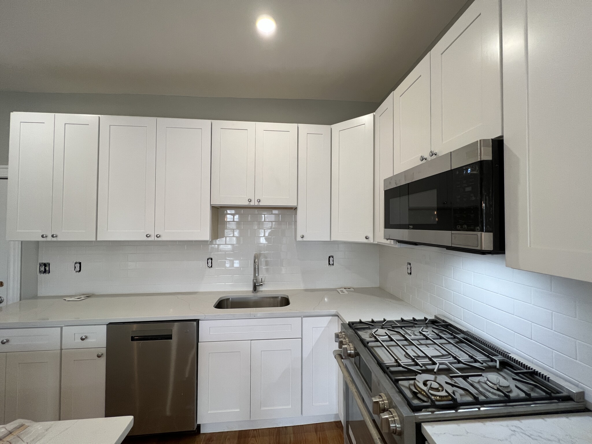 2.5 bed, 2 bath apartment for rent at 71 Pearl St Unit 03, East Somerville — photo 3 of 24