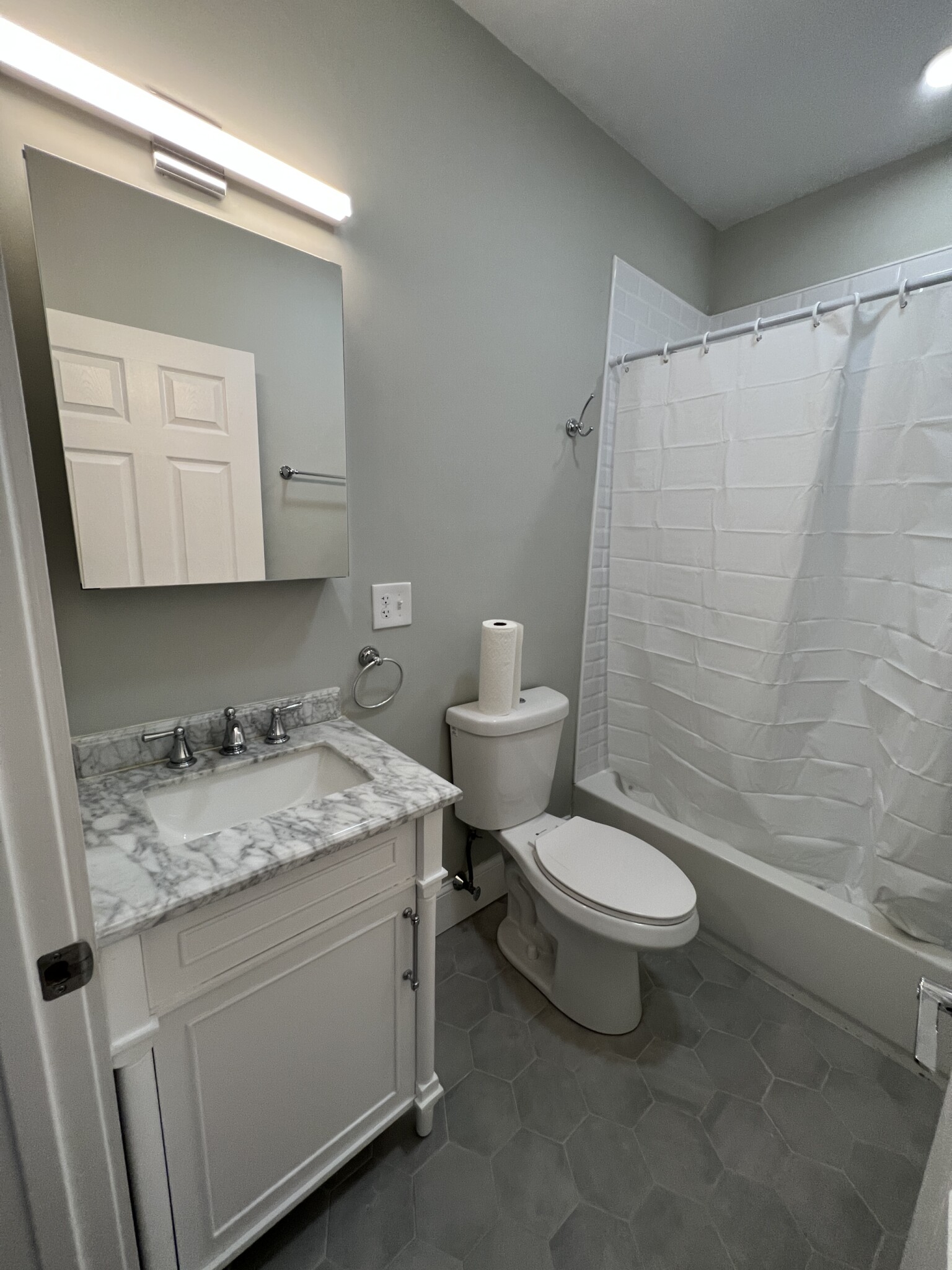 2.5 bed, 2 bath apartment for rent at 71 Pearl St Unit 2, East Somerville — photo 26 of 41