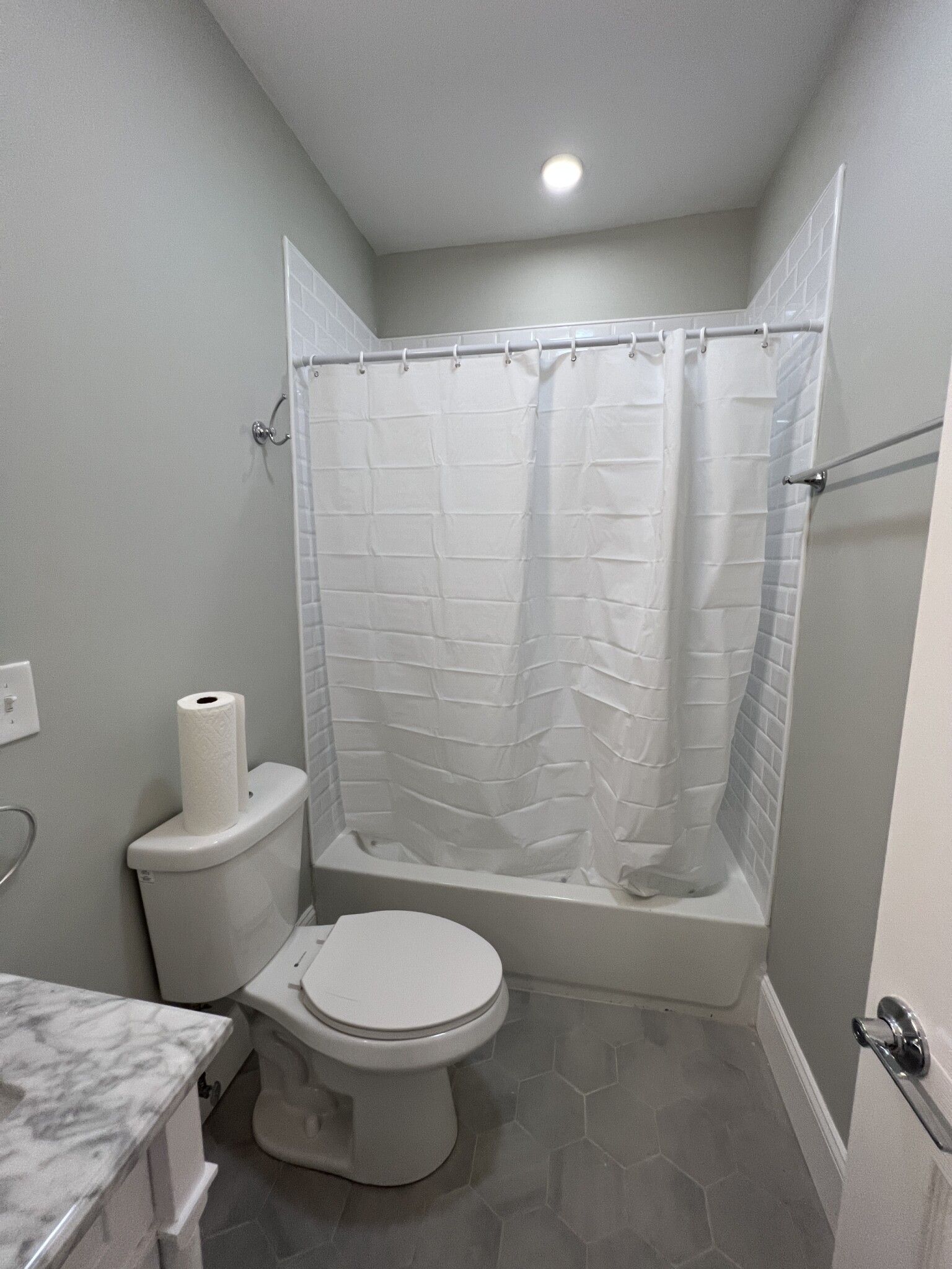 2.5 bed, 2 bath apartment for rent at 71 Pearl St Unit 2, East Somerville — photo 27 of 41