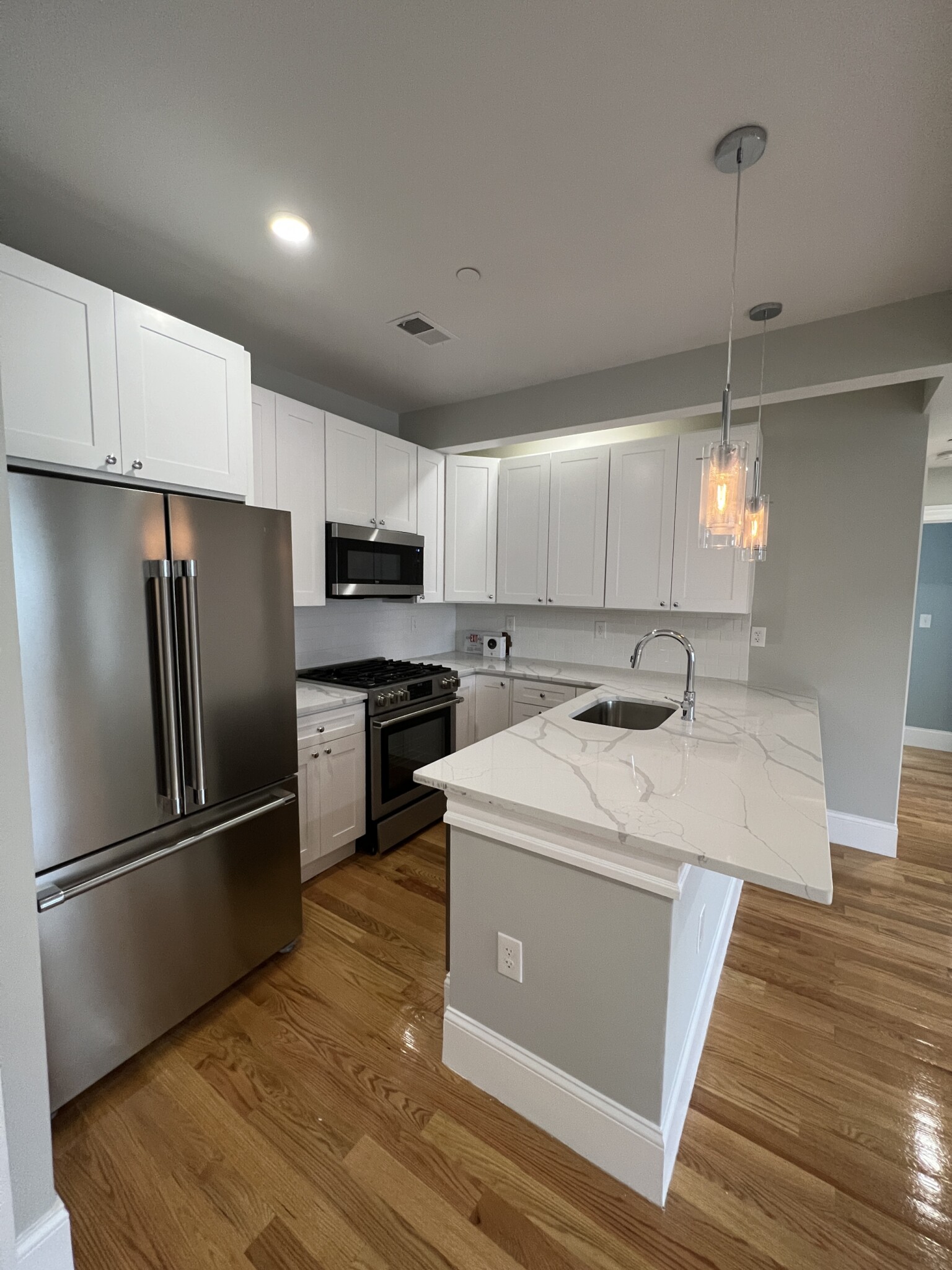 2.5 bed, 2 bath apartment for rent at 71 Pearl St Unit 2, East Somerville — photo 18 of 41